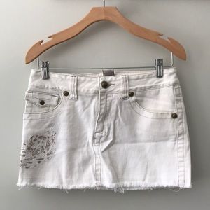 Jean Skirt | Distressed with Embroidery Detail